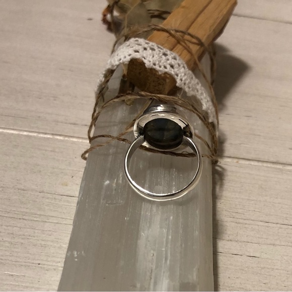 Labradorite Ring - Picture 3 of 4